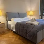 Easy Italy Duomo Апартаменты